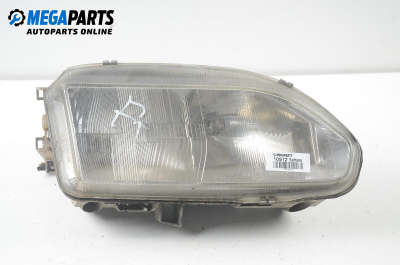 Фар за Renault Safrane I Sedan (04.1992 - 10.1997), хечбек, позиция: дясна
