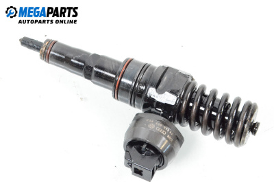 Дюза дизел за Volkswagen Passat IV Sedan B5.5 (10.2000 - 12.2005) 1.9 TDI, 101 к.с., № 038130073AJ