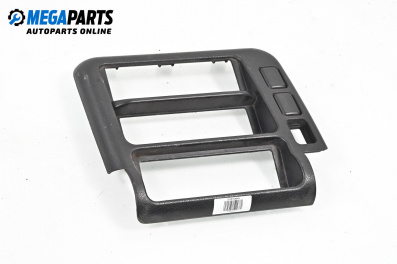 Централна конзола за Nissan Vanette CARGO Box (09.1994 - 05.2002)