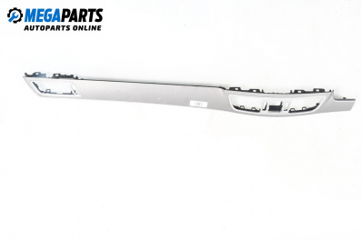 Интериорна лайсна за Mercedes-Benz E-Class Sedan (W212) (01.2009 - 12.2016), 4+1 вр., седан