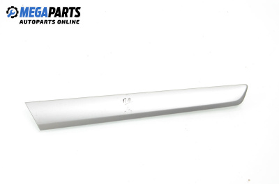 Интериорна лайсна за Volkswagen Passat VI Sedan B7 (08.2010 - 12.2014), 4+1 вр., седан