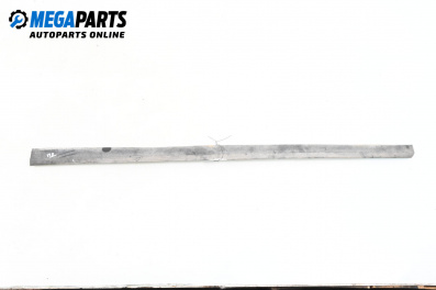 Външни лайсни за Volkswagen Passat V Variant B6 (08.2005 - 11.2011), комби, позиция: дясна
