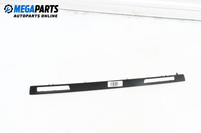 Интериорна лайсна за BMW 3 Series E90 Touring E91 (09.2005 - 06.2012), 4+1 вр., комби
