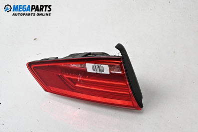 Вътрешен стоп за Volkswagen Passat VII Variant B8 (08.2014 - 12.2019), комби, позиция: лява