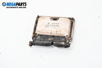 Компютър двигател за Volkswagen Touareg SUV I (10.2002 - 01.2013) 3.2 V6, 220 к.с., № 0261207565