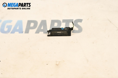 Плафон заден номер за Opel Astra J Hatchback (12.2009 - 10.2015), хечбек