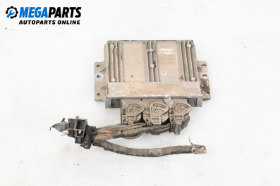 Компютър двигател за Renault Laguna II Hatchback (03.2001 - 12.2007) 1.6 16V (BG0A, BG0L), 107 к.с.