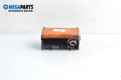 Пепелник за Volkswagen Passat IV Variant B5.5 (09.2000 - 08.2005)