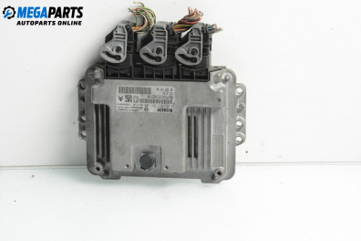 Компютър двигател за Citroen C5 II Break (09.2004 - 01.2008) 1.6 HDi (RE8HZB), 109 к.с., № 0 281 011 561