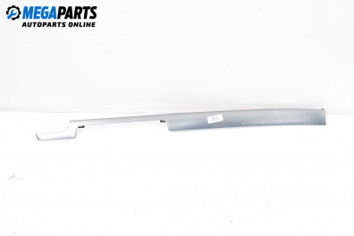 Интериорна лайсна за Audi A4 Avant B7 (11.2004 - 06.2008), 4+1 вр., комби