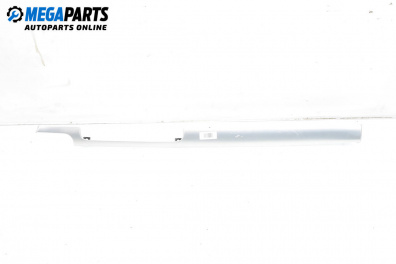 Интериорна лайсна за Audi A4 Sedan B7 (11.2004 - 06.2008), 4+1 вр., седан