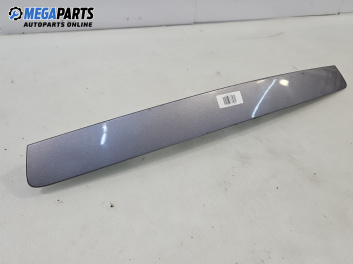 Лайсна заден капак за Mazda 6 Station Wagon I (08.2002 - 12.2007), позиция: задна
