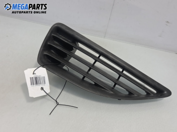 Решетка за Renault Megane I Hatchback (08.1995 - 12.2004), позиция: предна