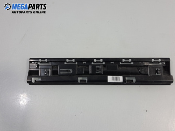 Праг за BMW X1 Series SUV F48 (11.2014 - ...), 4+1 вр., позиция: лява