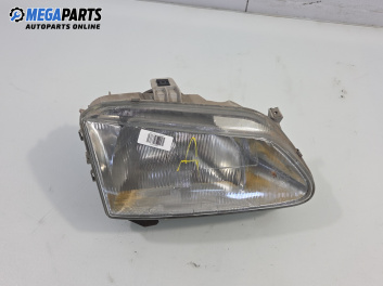 Фар за Renault Megane Scenic (10.1996 - 12.2001), позиция: дясна