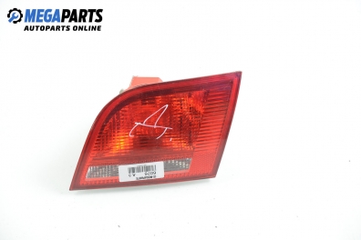 Вътрешен стоп за Audi A3 Sportback I (09.2004 - 03.2013), позиция: дясна