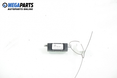 Усилвател антена за Volkswagen Passat Variant B6 (08.2005 - 11.2011), № 3C9 035 552