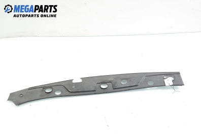 Кора над радиатор за Renault Megane II Hatchback (07.2001 - 10.2012), 4+1 вр., хечбек