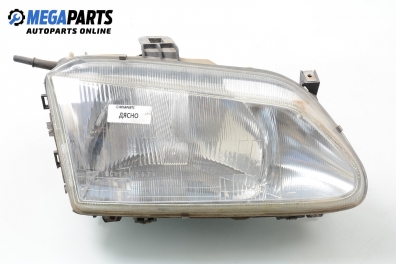 Фар за Renault Megane Scenic (10.1996 - 12.2001), позиция: дясна