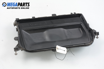 Пластмасов капак за Ford Focus III Sedan (07.2010 - ...), 4+1 вр., седан