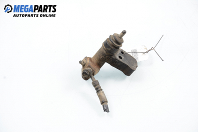Долна помпа за съединител за Nissan Primera Traveller II (06.1996 - 01.2002)