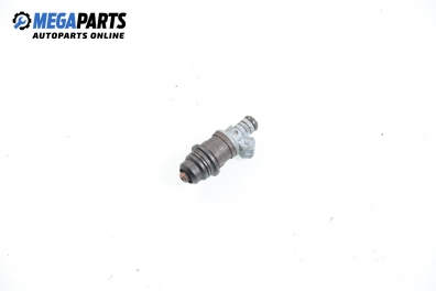Дюза бензин за Audi 80 Sedan B4 (09.1991 - 12.1994) 2.0 E, 115 к.с.