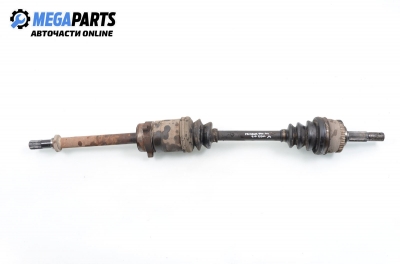 Полуоска за Nissan Primera Sedan II (06.1996 - 12.2001) 2.0 16V, 115 к.с., позиция: дясна