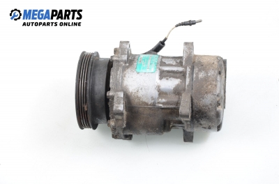 Компресор климатик за Renault Megane I Coach (03.1996 - 08.2003) 1.6 e (DA0F), 90 к.с., № Sanden 7700272987
