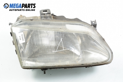 Фар за Renault Megane Scenic (10.1996 - 12.2001), позиция: дясна