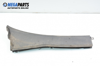 Кора под чистачки за Ford Focus I Estate (02.1999 - 12.2007), комби, позиция: дясна