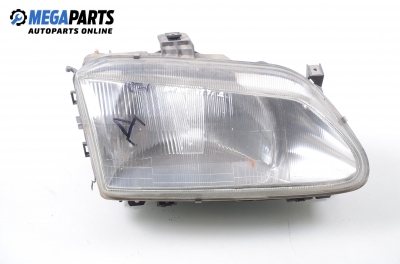 Фар за Renault Megane Scenic (10.1996 - 12.2001), позиция: дясна