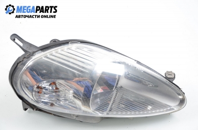 Фар за Fiat Punto Grande Punto (06.2005 - 07.2012), позиция: дясна