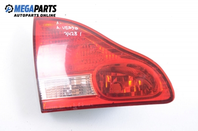 Вътрешен стоп за Toyota Avensis Verso (08.2001 - 11.2009), позиция: лява