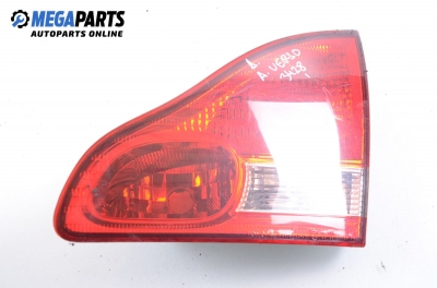 Вътрешен стоп за Toyota Avensis Verso (08.2001 - 11.2009), позиция: дясна