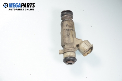 Дюза бензин за Nissan Primera Traveller II (06.1996 - 01.2002) 2.0 16V, 131 к.с., № 16600-3J000 / Bosch 0 280 155 798