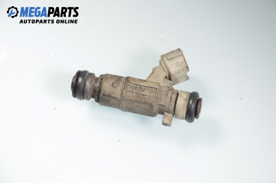 Дюза бензин за Nissan Primera Traveller II (06.1996 - 01.2002) 2.0 16V, 131 к.с., № 16600-3J000 / Bosch 0 280 155 798