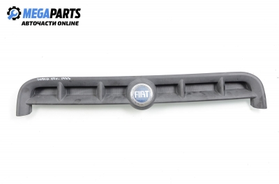 Решетка за Fiat Doblo Cargo (11.2000 - 02.2010), позиция: предна
