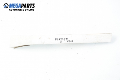 Лайсна под фар за Peugeot Partner Box I (04.1996 - 12.2015), позиция: лява
