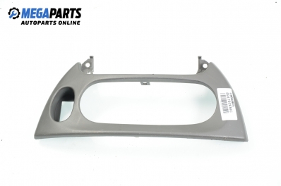 Интериорна пластмаса за Renault Scenic I Minivan (09.1999 - 07.2010), 4+1 вр., позиция: предна