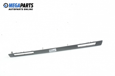 Интериорна лайсна за BMW 3 Series E90 Sedan (E90) (01.2005 - 12.2011), 4+1 вр., седан