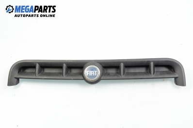 Решетка за Fiat Doblo Van I (03.2001 - 11.2009), пътнически, позиция: предна