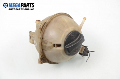Казанче за антифриз за Volkswagen Passat Sedan B3, B4 (02.1988 - 12.1997) 1.8, 107 к.с.