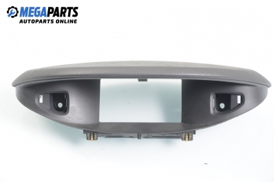 Интериорна пластмаса за Renault Laguna II Hatchback (03.2001 - 12.2007), хечбек
