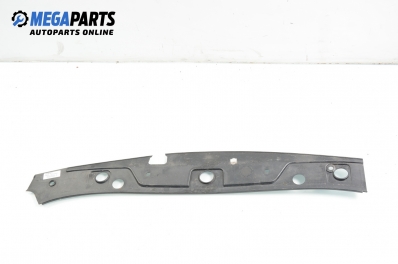 Кора над радиатор за Renault Megane II Hatchback (07.2001 - 10.2012), 4+1 вр., хечбек