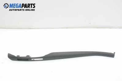 Интериорна пластмаса за Toyota Avensis Liftback II (04.2003 - 11.2008), 4+1 вр., хечбек, позиция: предна