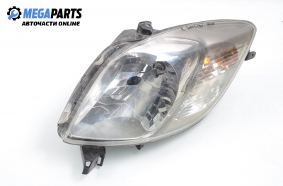 Фар за Toyota Yaris Hatchback II (01.2005 - 12.2014), хечбек, позиция: лява