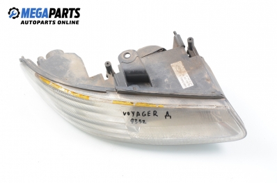 Фар за Chrysler Voyager Minivan III (01.1995 - 03.2001), позиция: дясна, № 04897388AC