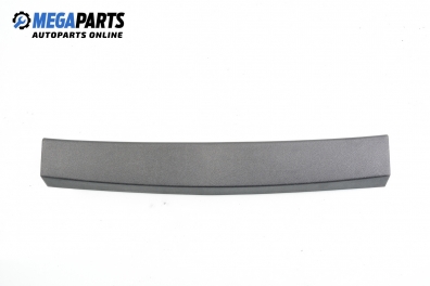 Интериорна пластмаса багажник за Ford Mondeo IV Hatchback (03.2007 - 01.2015), хечбек