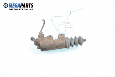 Долна помпа за съединител за Toyota Corolla Sedan IV (03.2001 - 03.2008)