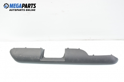 Интериорна пластмаса за Ford C-Max Minivan (02.2007 - 09.2010), 4+1 вр., позиция: предна
